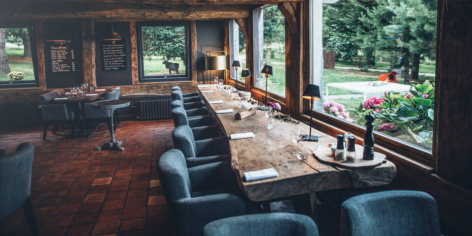 restaurant