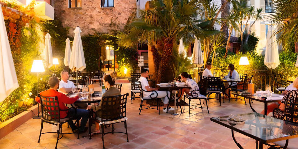 restaurant