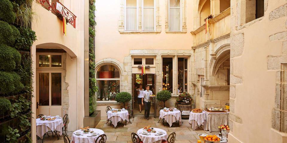 restaurant
