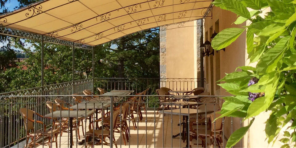 restaurant