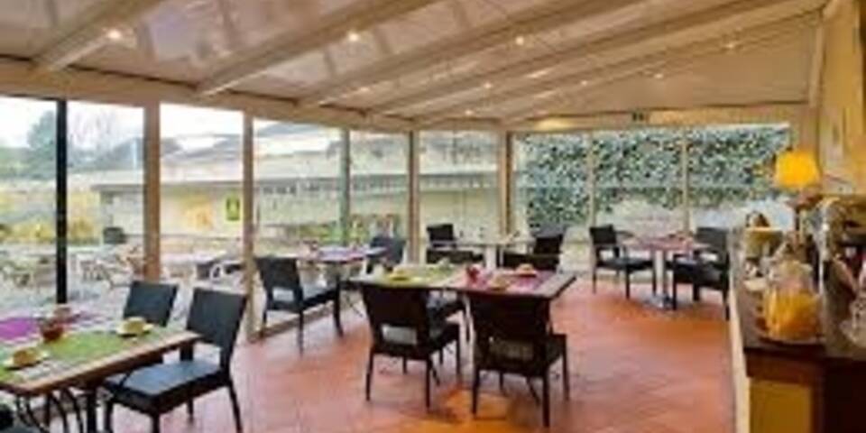 restaurant