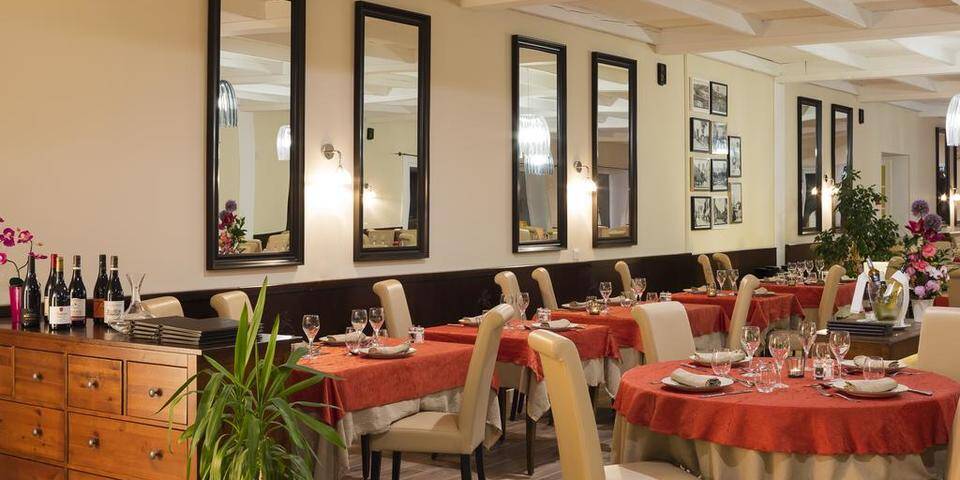 restaurant