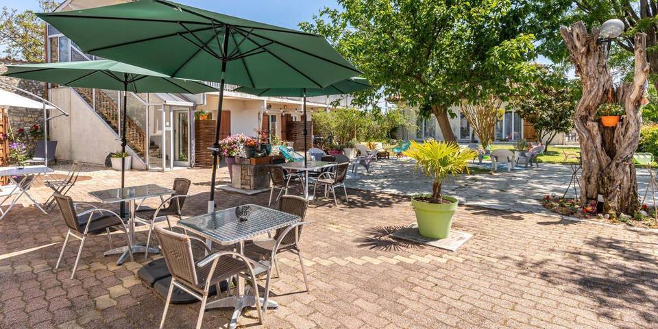 restaurant