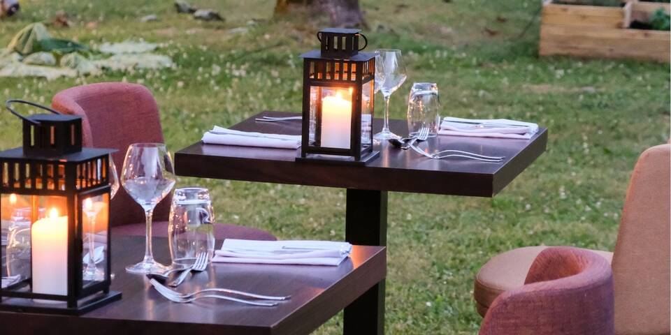 restaurant