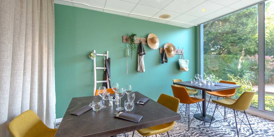 restaurant
