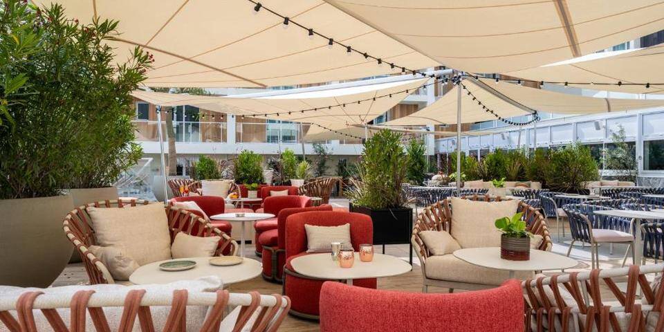 restaurant