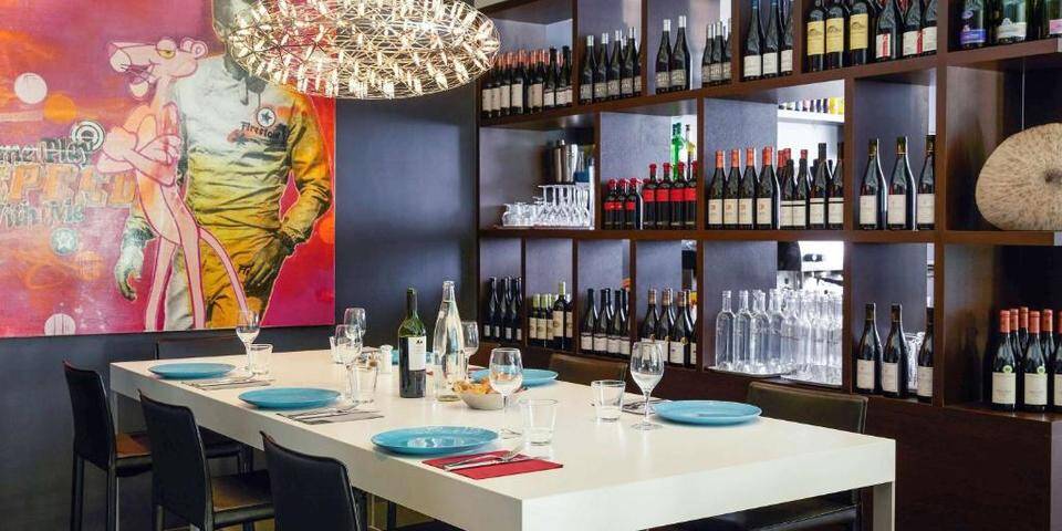 restaurant