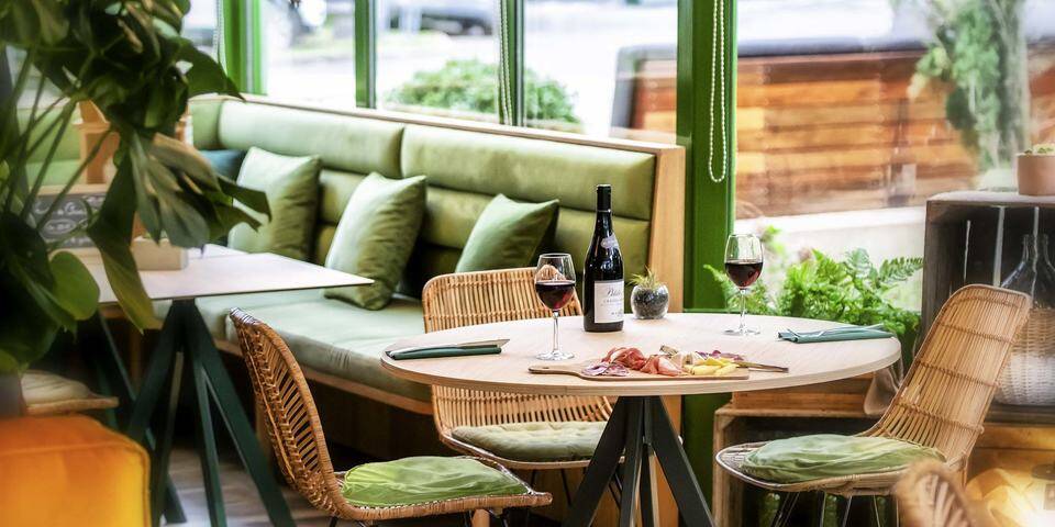 restaurant