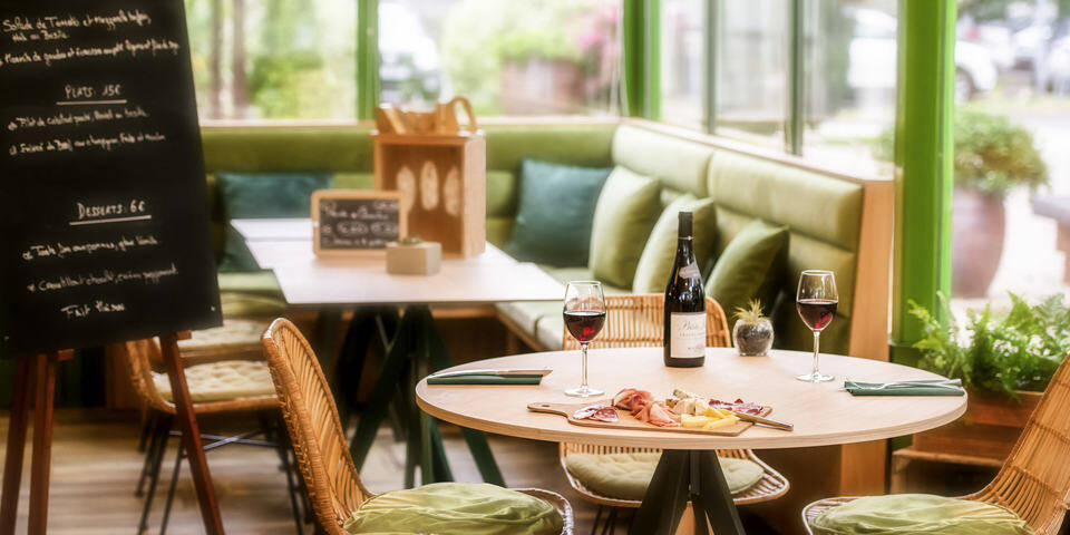 restaurant