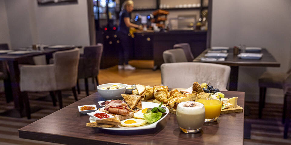 restaurant