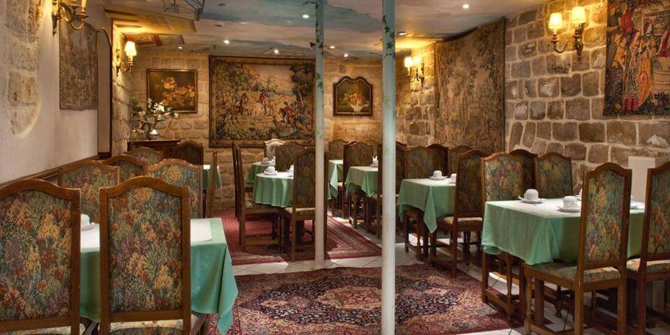 restaurant