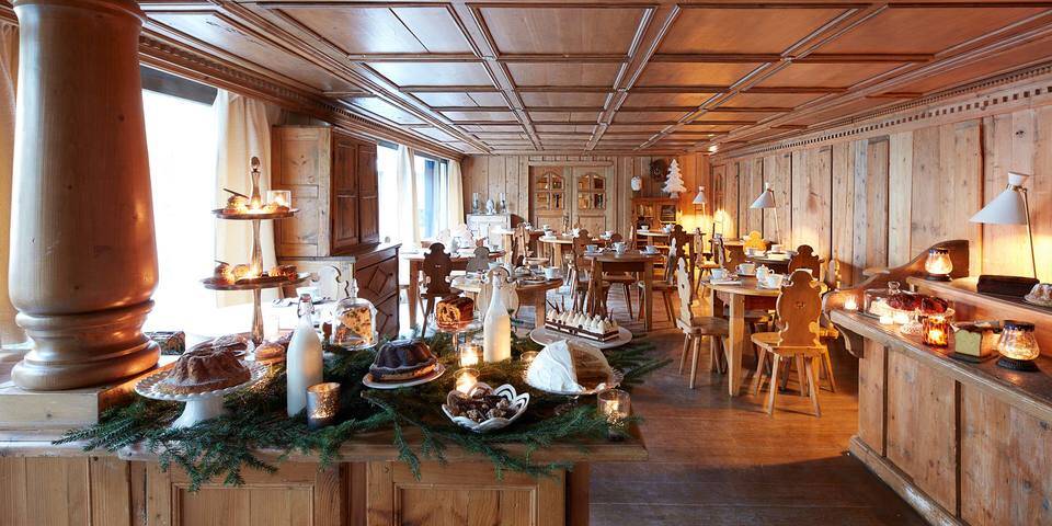 restaurant