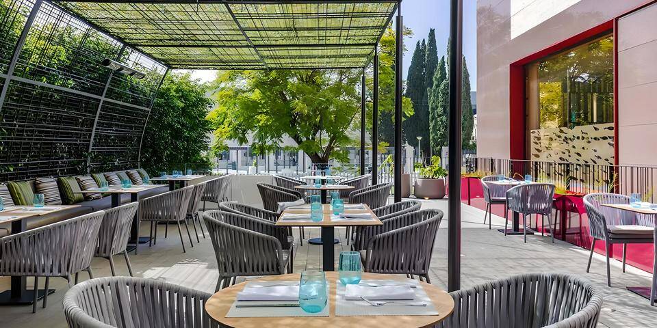 restaurant