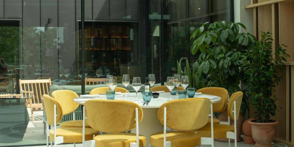 restaurant
