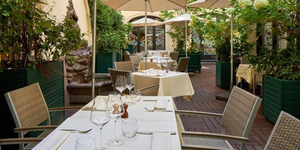 restaurant