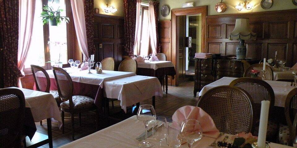 restaurant