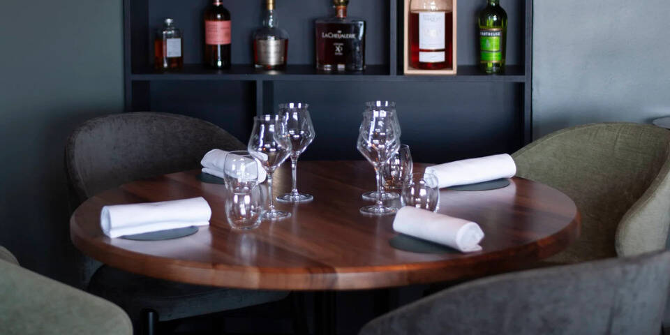 restaurant