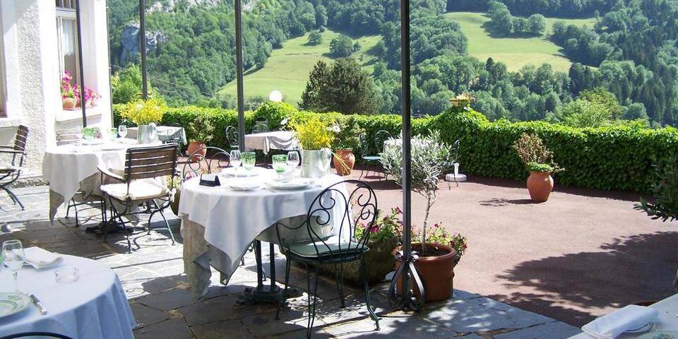 restaurant