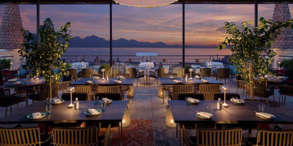 restaurant
