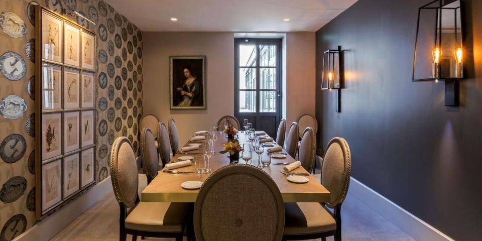 restaurant