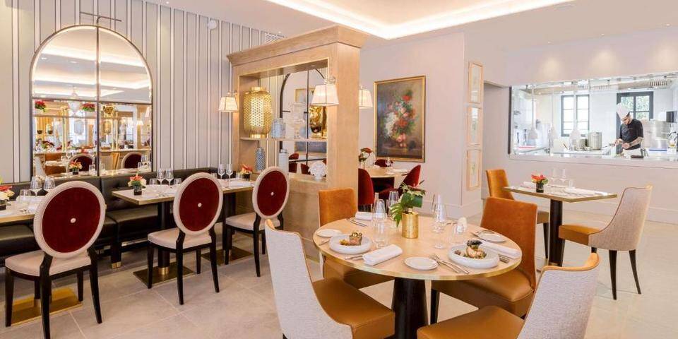 restaurant