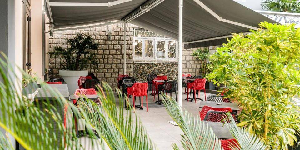 restaurant