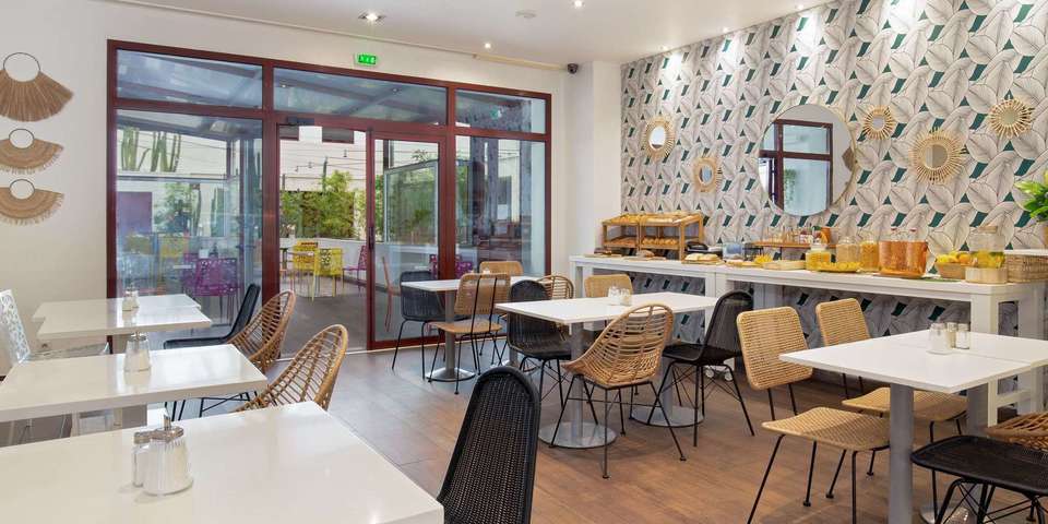 restaurant