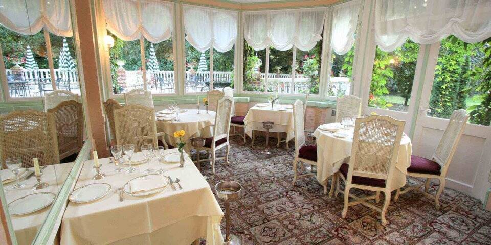 restaurant