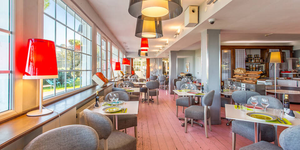 restaurant