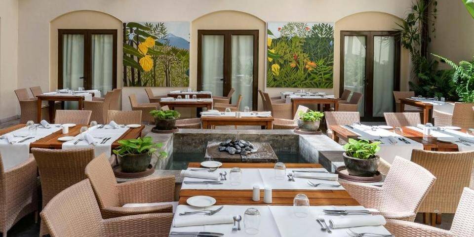 restaurant