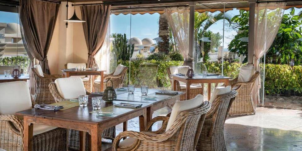 restaurant