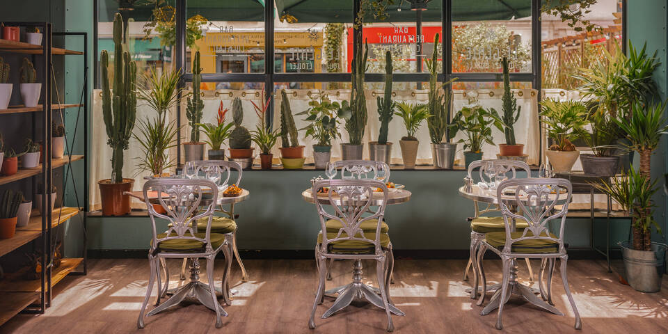 restaurant