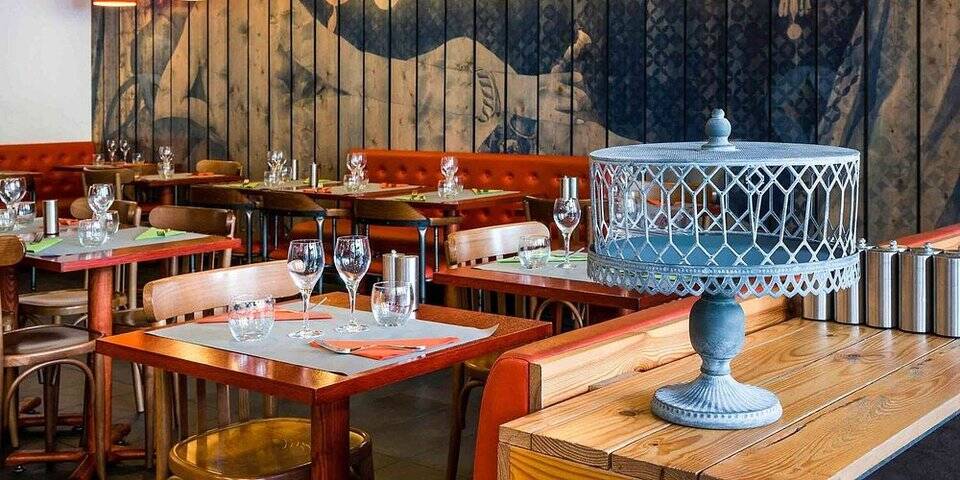 restaurant