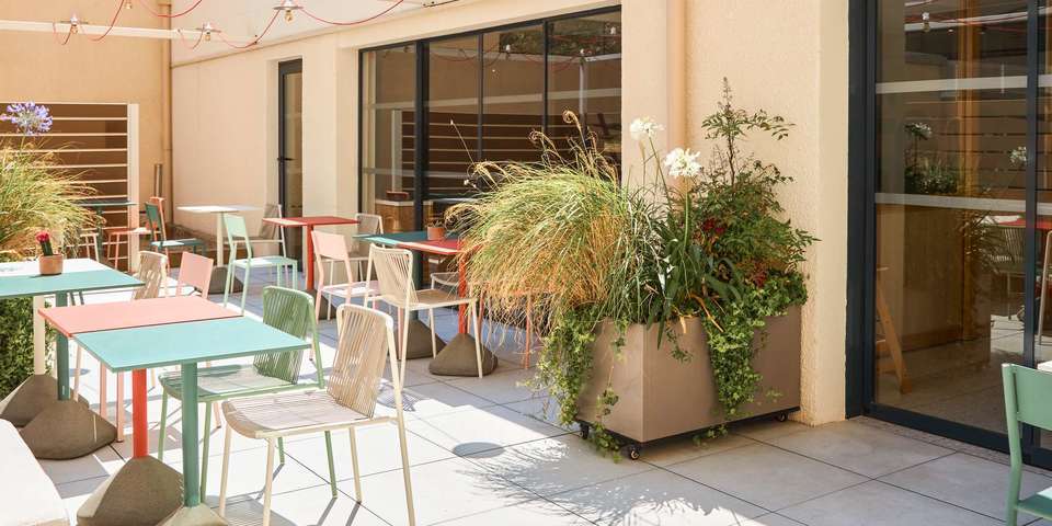 restaurant