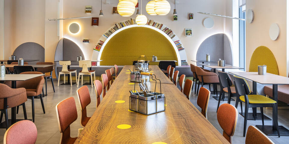 restaurant