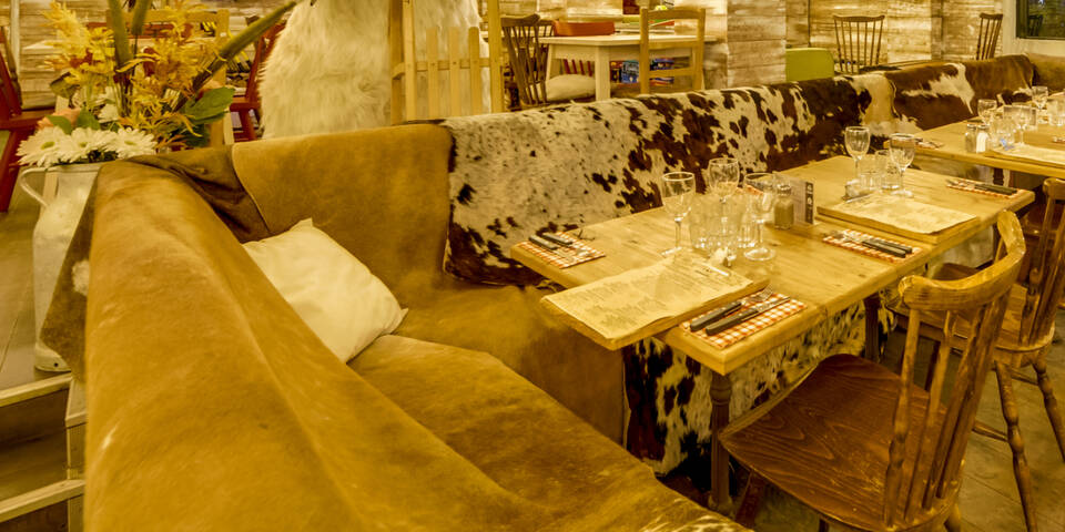 restaurant