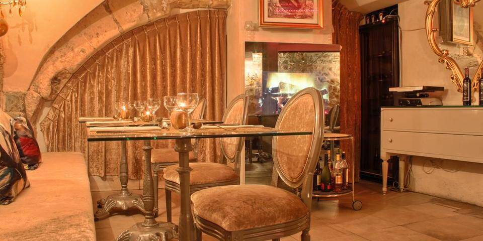 restaurant