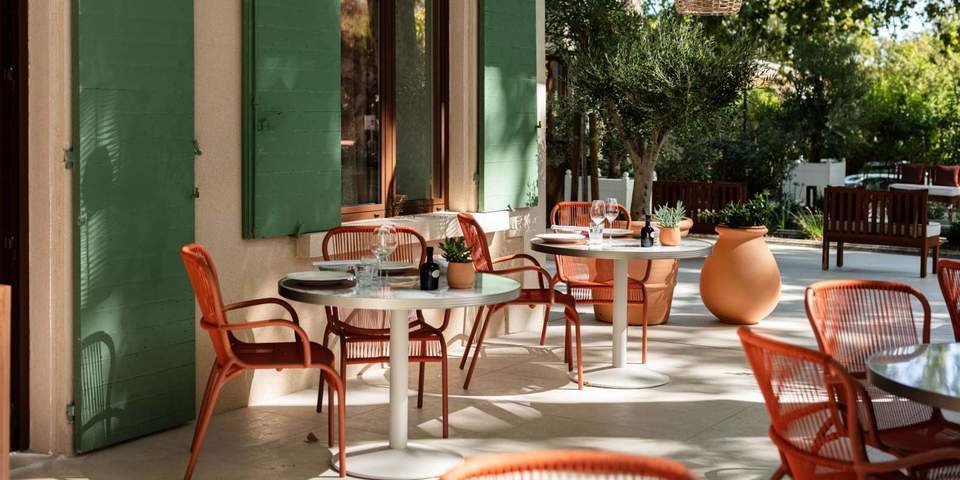 restaurant