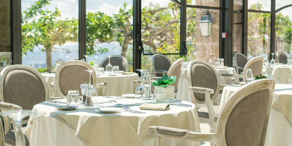 restaurant