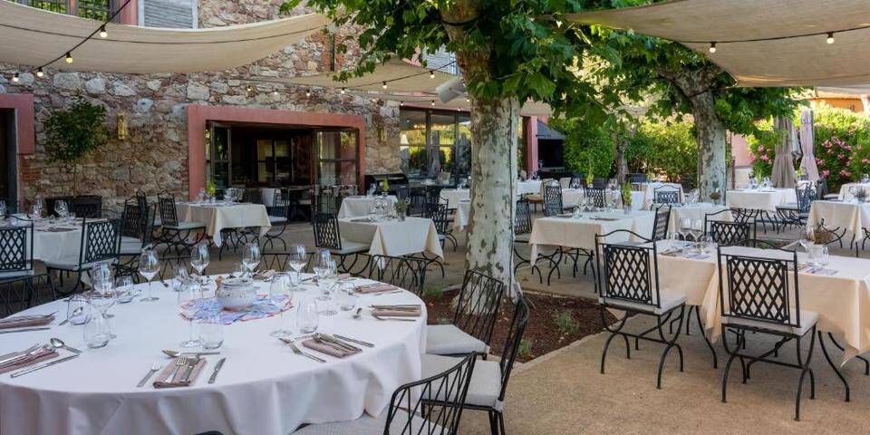 restaurant