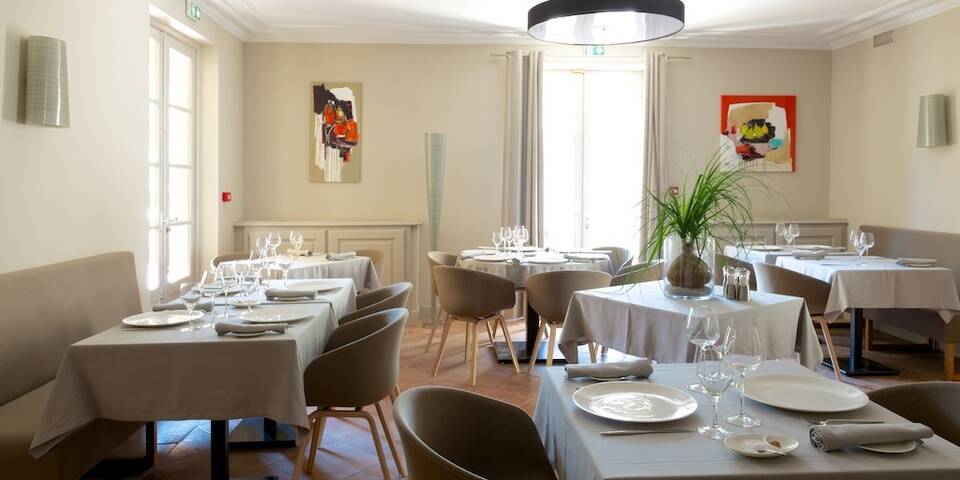 restaurant