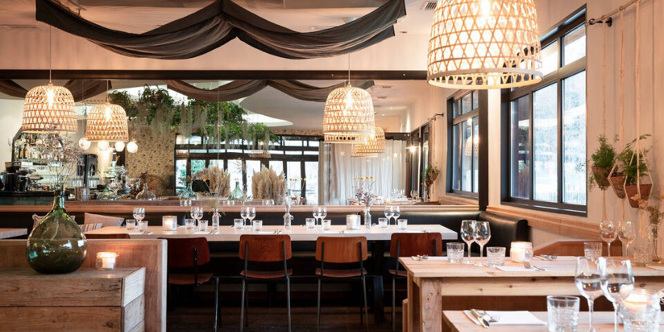 restaurant