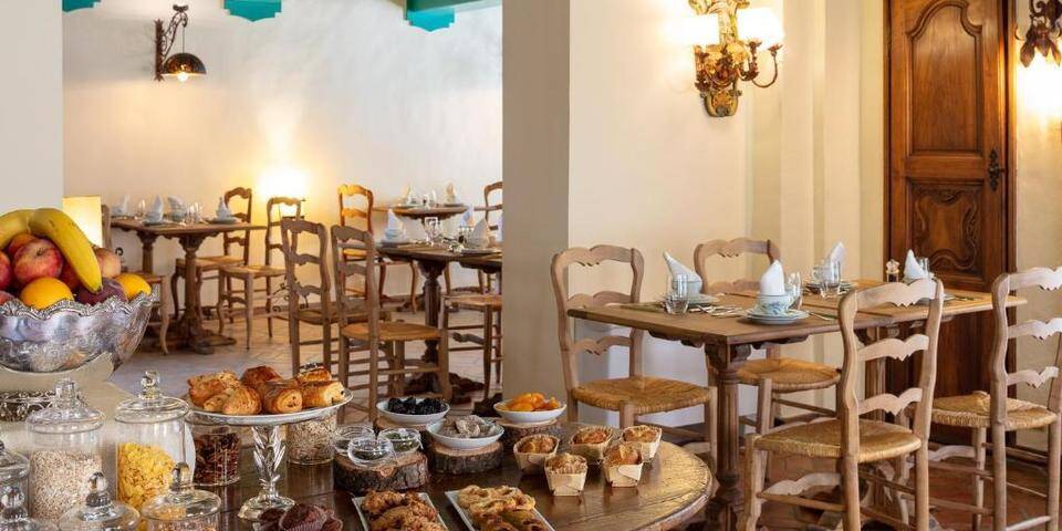 restaurant