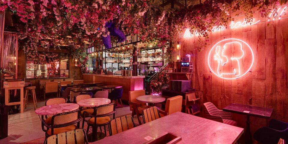 restaurant