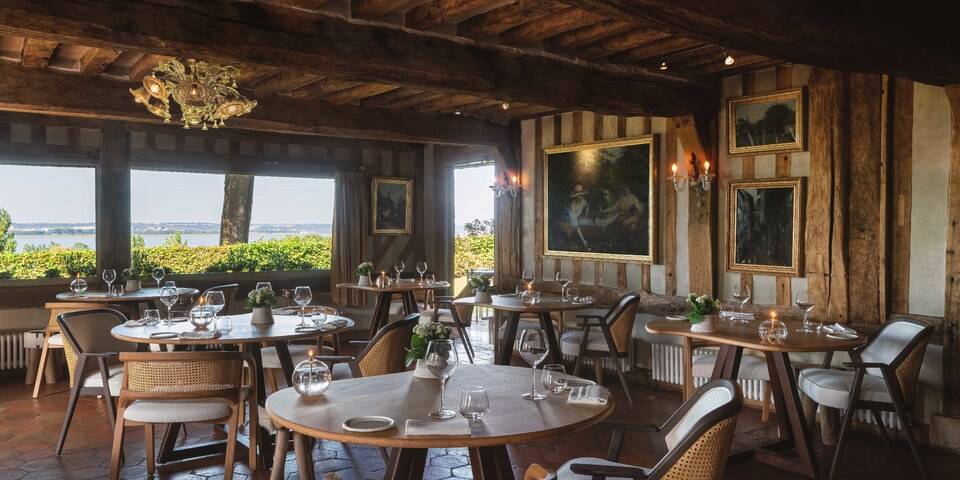 restaurant