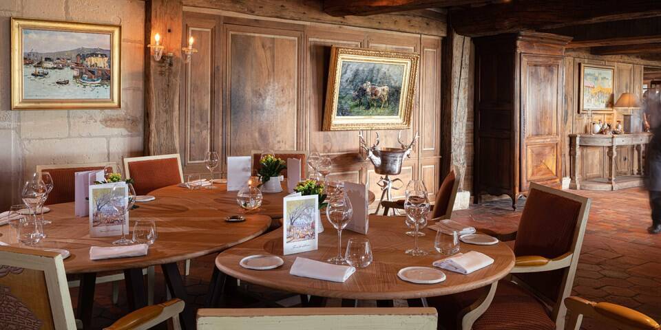 restaurant