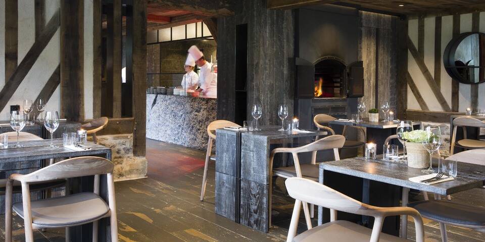 restaurant