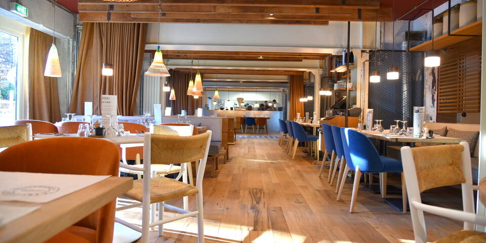 restaurant