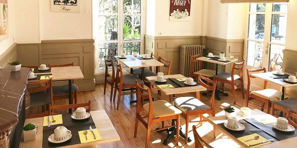 restaurant