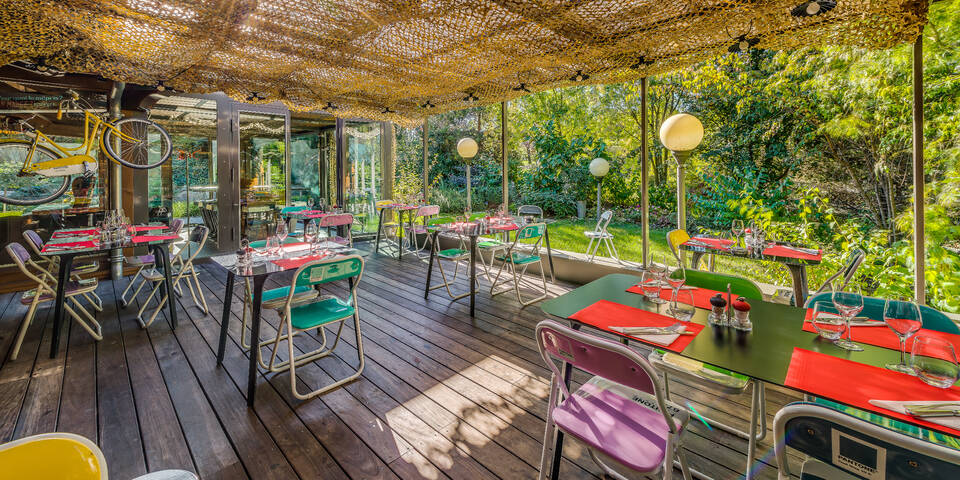 restaurant